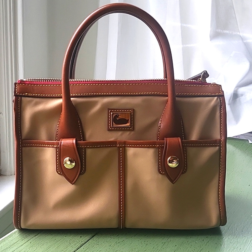 Dooney & Bourke LIKE NEW Wayfarer Satchel in Taupe